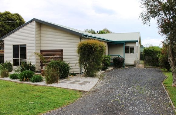 Family Holiday House with Open Plan Living