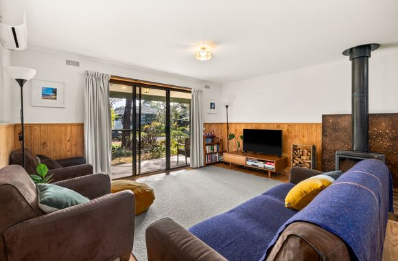 Retreat At Red Rocks Beach