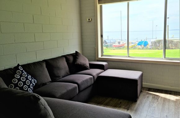 Cozy Foreshore Getaway