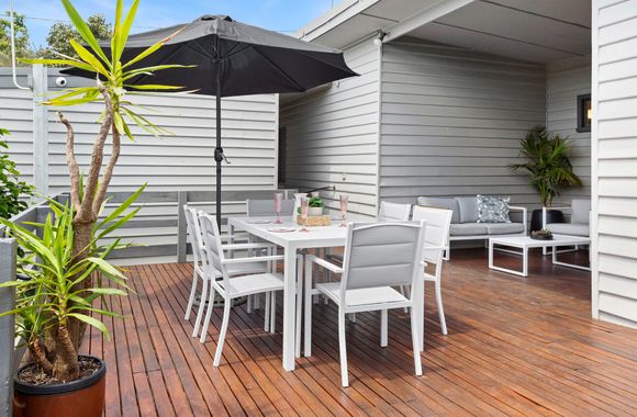 Cosy Martha By The Sea