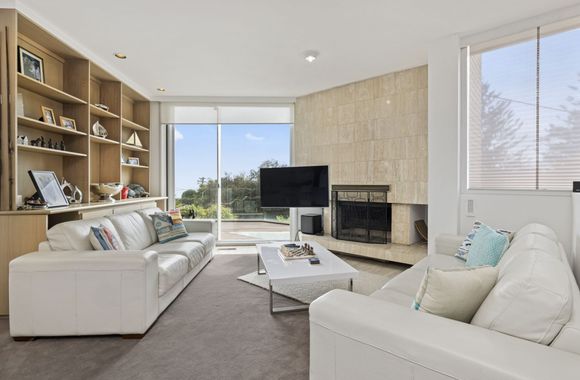 BLUE HORIZON - MT ELIZA