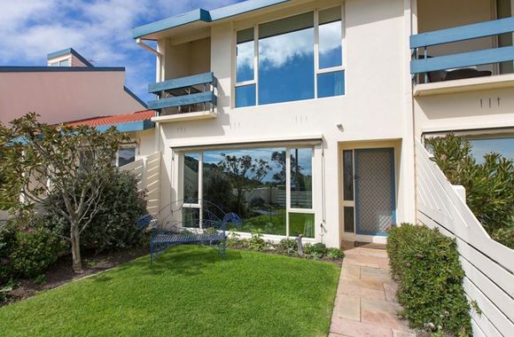 SEAVIEWS MORNINGTON....