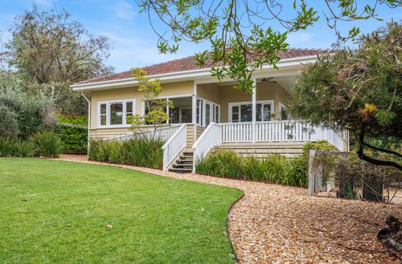 BEACHSIDE GETAWAY - DROMANA