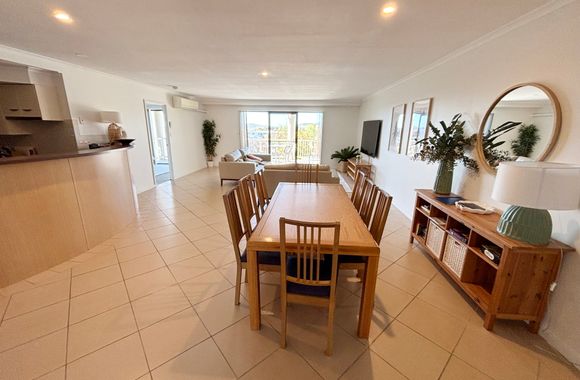 Jubilee Apartment 06