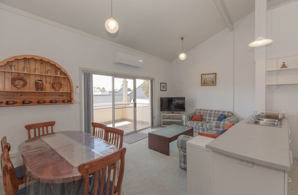 Razorback – 1/1 Gippsland Street