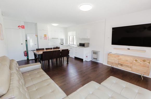 Alpine Mountain View 34 /13 Kirwan Close