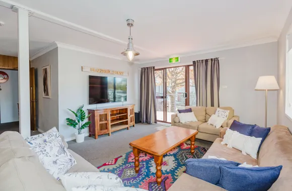 Blizzard Bunny Lodge – 43 Gippsland Street