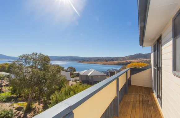 Lakehaus – 2/11 Rainbow Drive