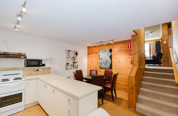 Misty Gables – 2/24 Townsend Street