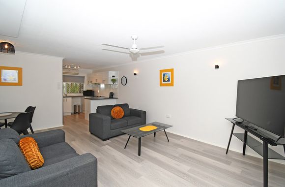 Coast Spacious Two Bedroom 1 Bathroom Apartment