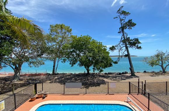Ocean Shores UP - Burrum Heads- Riverfront - Pool -2BR