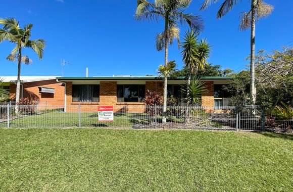Yolanda - Burrum Heads- Beachfront - 3BR- Aircon
