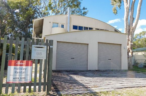 Moorings - Toogoom- Beachfront - 3BR- Aircon