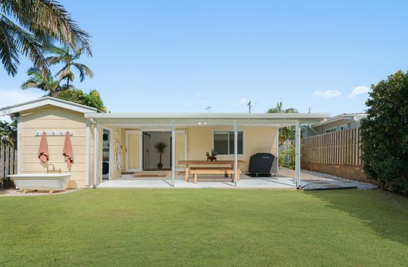 Sundaze at Fingal Heads