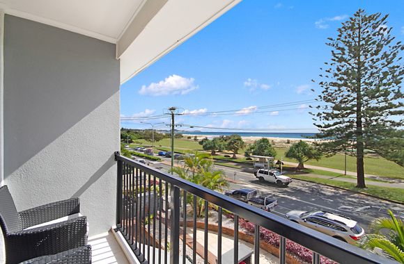 Kirra Vista Apartments Unit 18