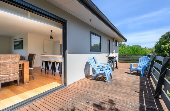 Classic 70's Beach House Outside - 97-99 Lohr Avenue