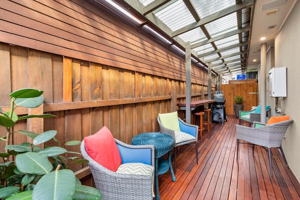 Cosy Esplanade Unit 8 | Steps to Beach & Cafes