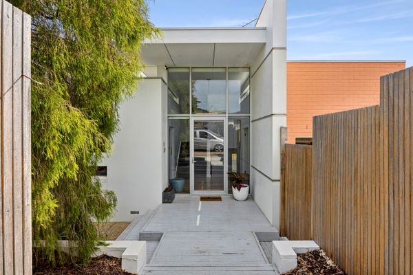 Beach Road Pool Escape