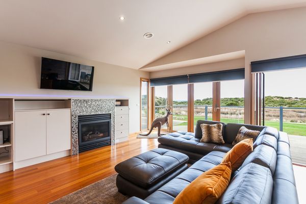 Esplanade Frontage 219a | Sea Views Steps to the beach