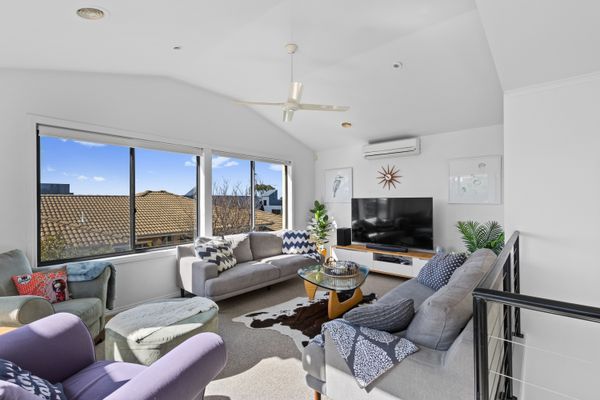 Beach Road Retreat | Pet Friendly Walk to Beach