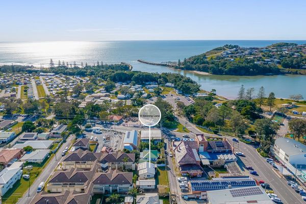 Bungalow Blue – 8 Illawong Lane