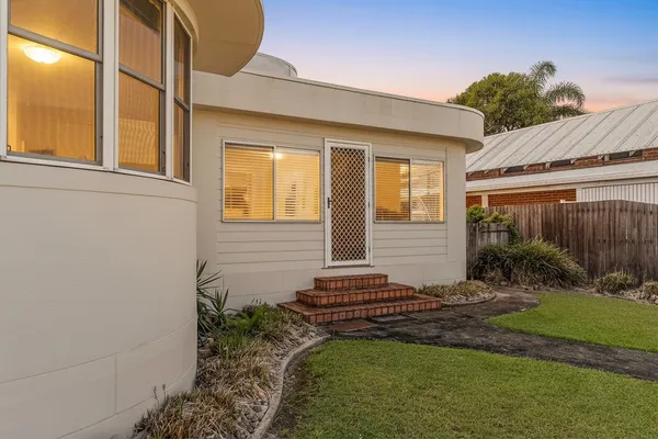 Selah – 36 Woodburn Street