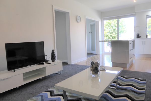 View Street Apartment Car park 650m to shops