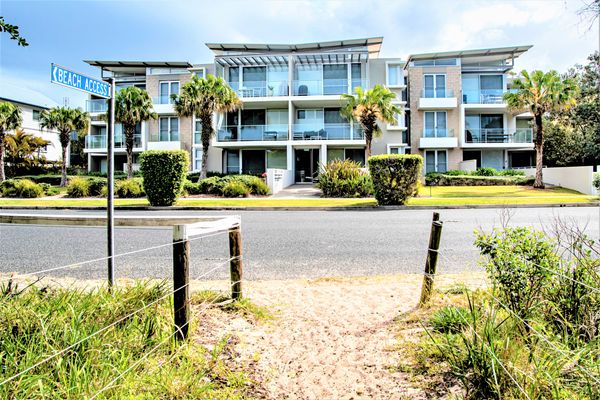 Bennett’s by the Beach