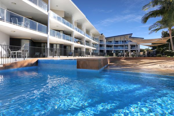 Boathouse 107 – Pool side apartment