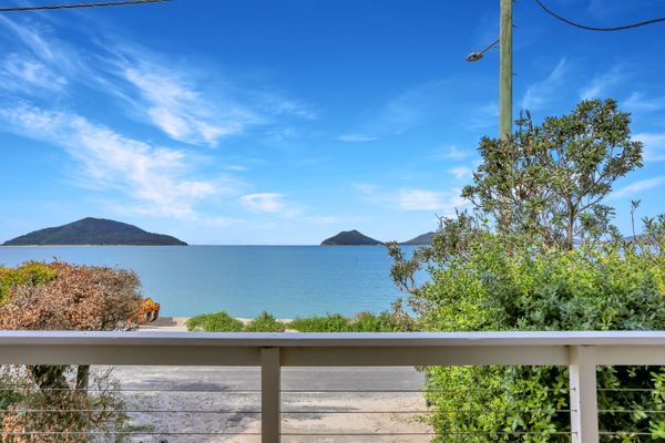Jimmys Beach Waterfront