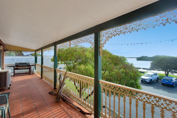 Rivers Edge Apartment
