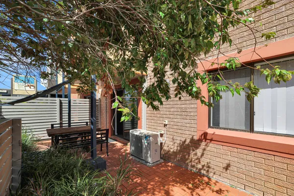 Providence 3 – 100m to the Beach, Ground Floor Retreat