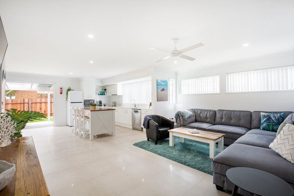 Sandy Feet Retreat – Pet Friendly – 1 Min Walk to Beach
