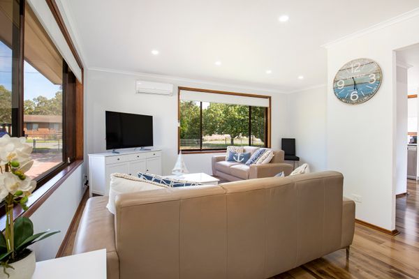 Sea and Sun – Pet Friendly – 4 Mins to Beach