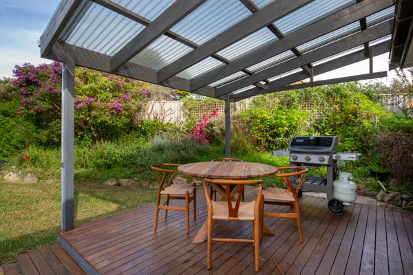 WindanSea Cottage – Pet Friendly – Ocean Glimpses