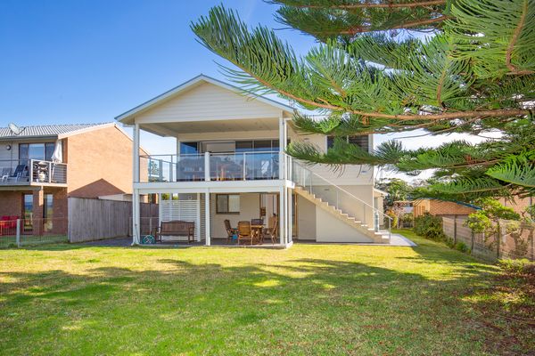 Watermans – Absolute Beachfront – Pet Friendly