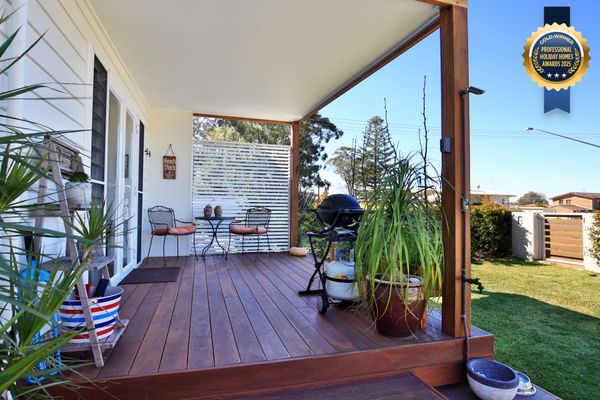 Jervis Bay Beach Shack – Pet Friendly – 1 Min Walk to Beach