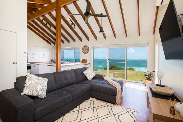 Surfside – Waterfront with Stunning Views