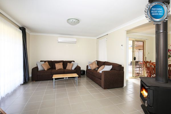 Kingfisher – Pet-Friendly – 10 Min Walk to Beach