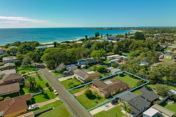 Amazing beach only a few minutes walk away, Easy access to an amazing surf beach for surfing