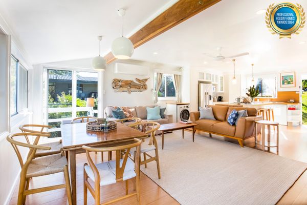 Reflections – Pet Friendly Waterfront