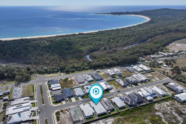 Amazing beach only a few minutes walk away, Amazing lakefront at your doorstep