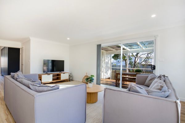 Breathe – Pet Friendly – 2 Mins Walk to Beach