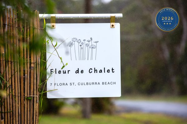 Fleur de Chalet – Pet Friendly – 10 Mins Walk to Beach