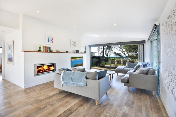 Oceanside – Pet Friendly Absolute Beachfront