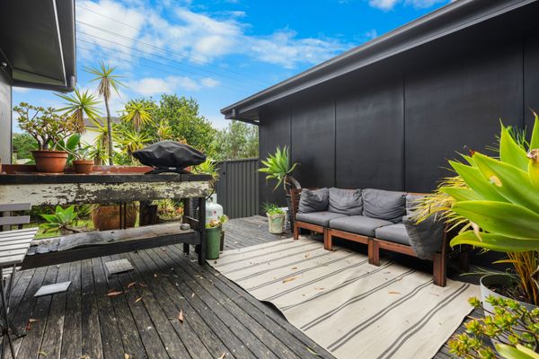 Adrift – Pet-friendly – 5 min Walk to Bay – Rustic Charm