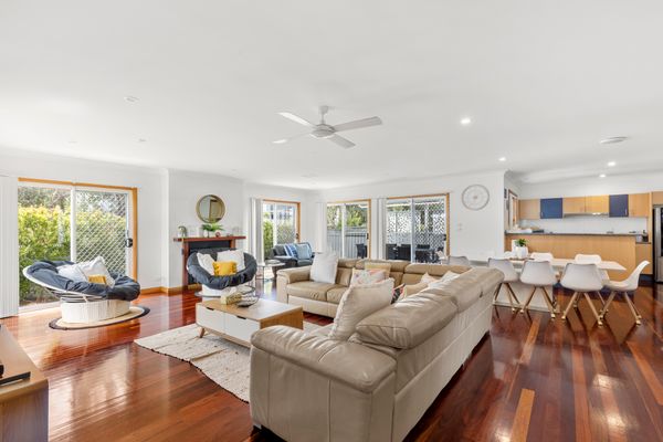 Sandlewood Breeze – Pet Friendly – Community Pool