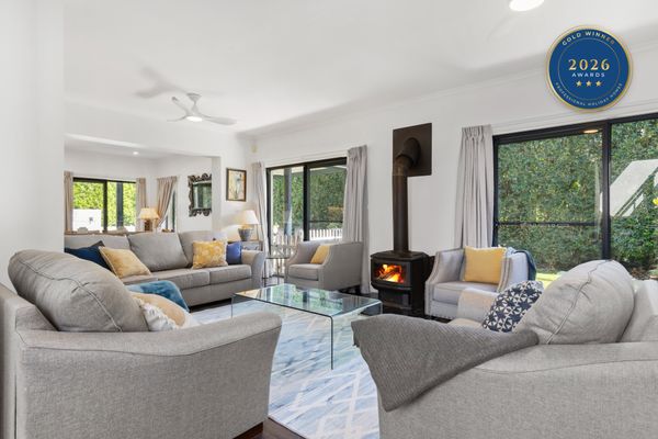 Jasmine House – Pet Friendly with Swimming Pool