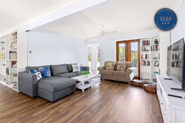 Nordic Fairway – Pet Friendly – 10 mins to Hyams Beach