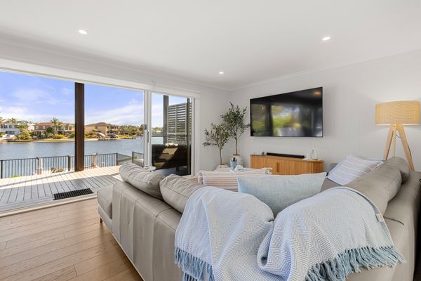Amazing lakefront at your doorstep, Amazing views